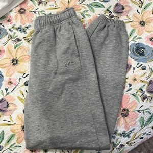 XS Alo Yoga sweatpants
